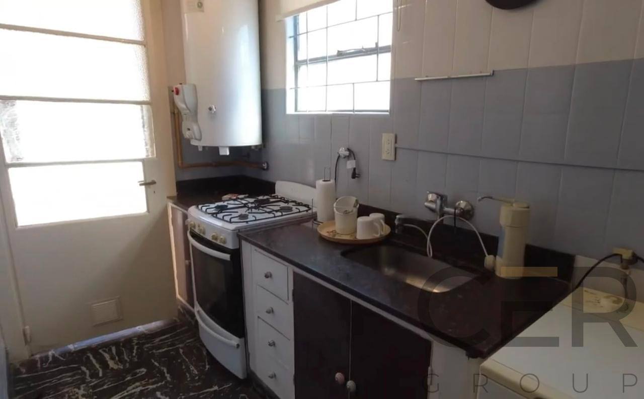 4-Room Apartment with 3 Bedrooms in Parque Chas photo 5 of 8