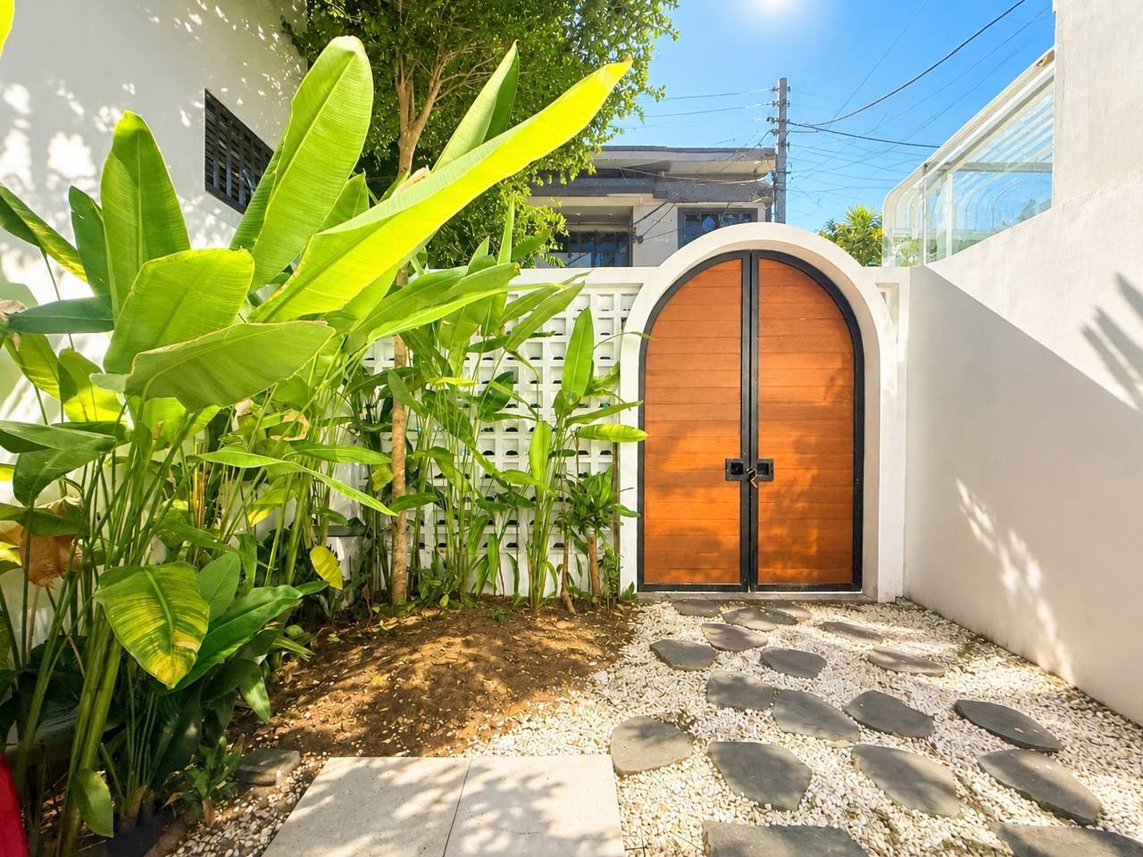 Three-Bedroom House in Hoa Xuan photo 1 of 8