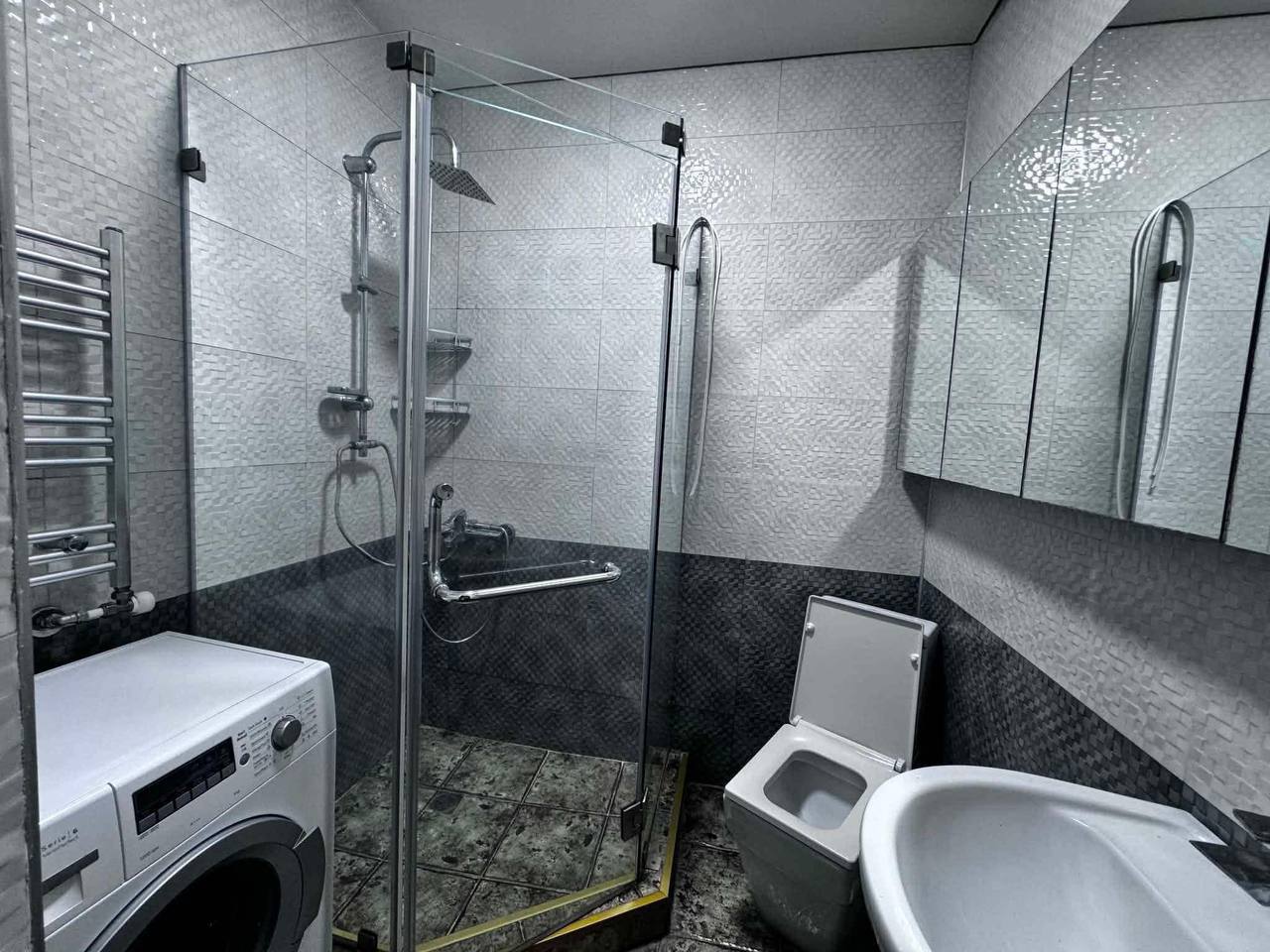 Two-Bedroom Apartment in Batumi photo 6 of 6
