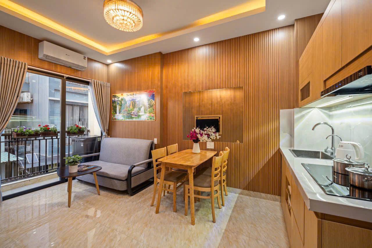 1-Bedroom Apartment with Two Balconies photo 7 of 8