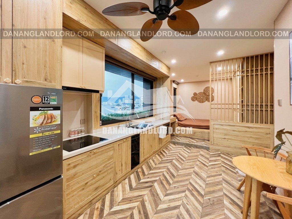 Studio Apartment with Dragon Bridge View photo 2 of 8