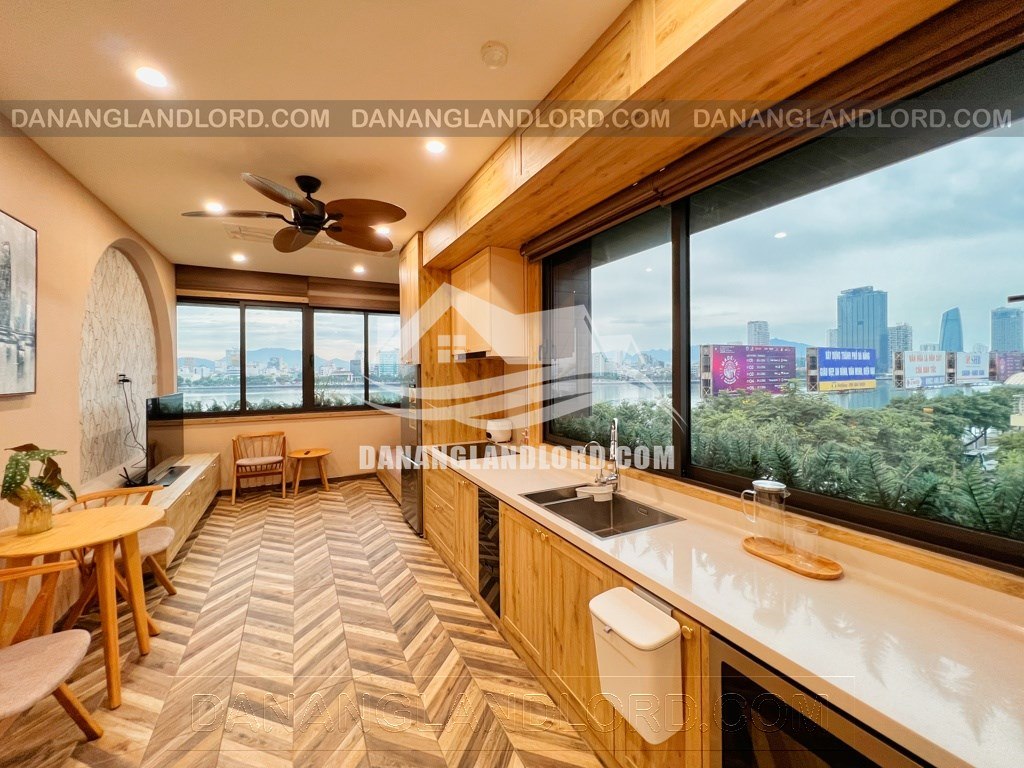 Studio Apartment with Dragon Bridge View photo 3 of 8