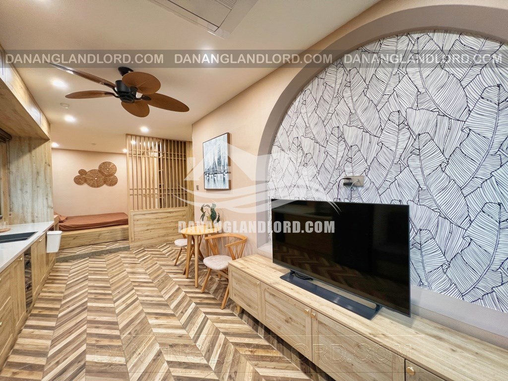 Studio Apartment with Dragon Bridge View photo 5 of 8