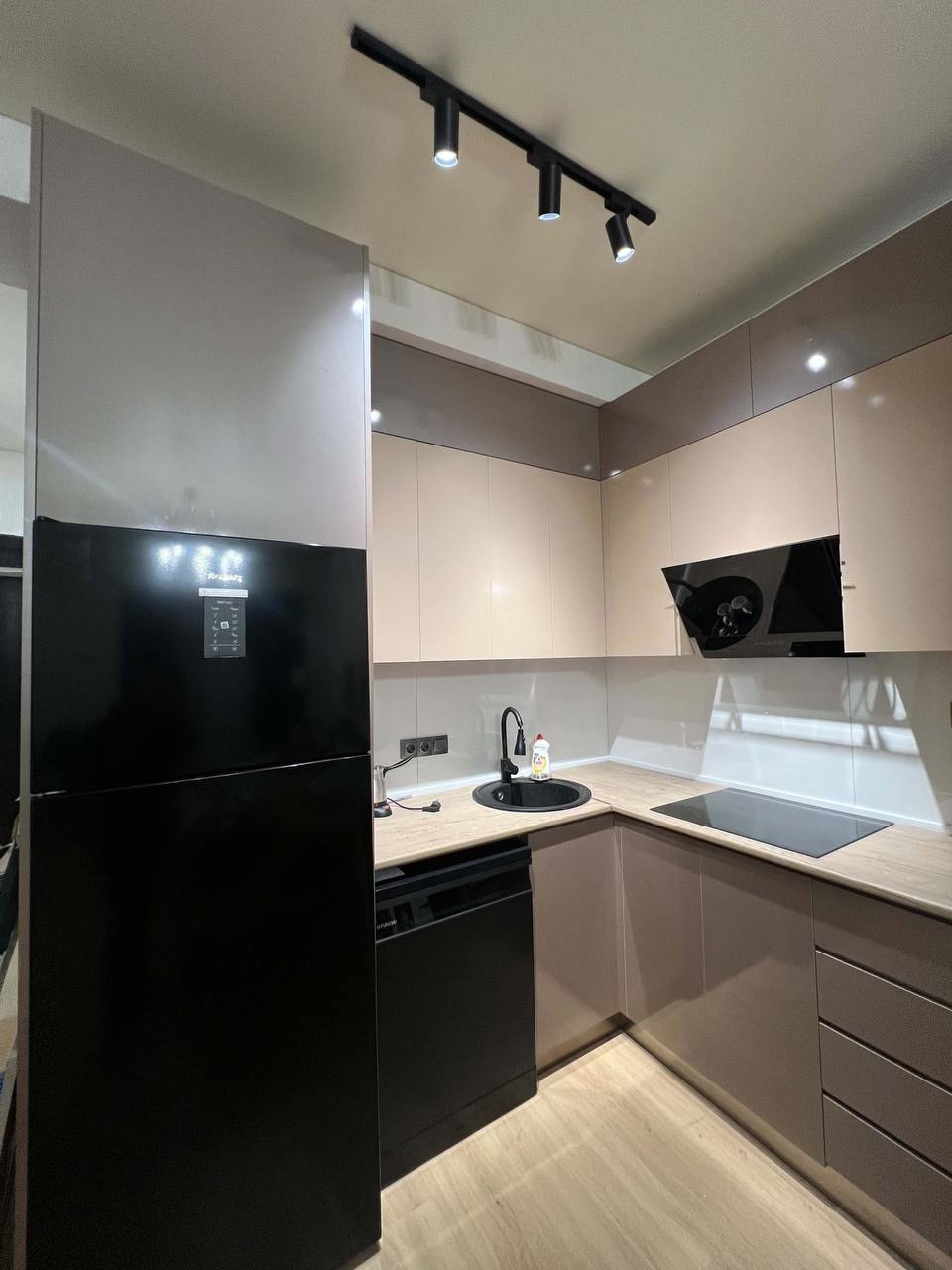 Two-Bedroom Apartment in Central Batumi photo 2 of 6
