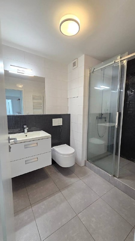 Светлая квартира 3+kk в Жижкове photo 4 of 8