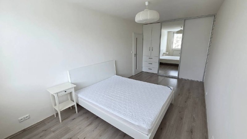Светлая квартира 3+kk в Жижкове photo 7 of 8