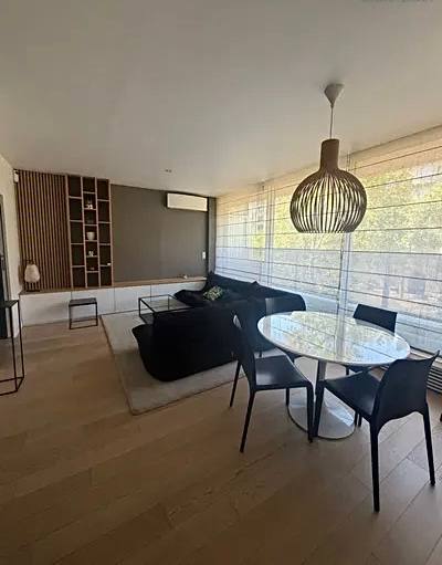 One-Bedroom Apartment with Garage in Paris photo 1 of 3
