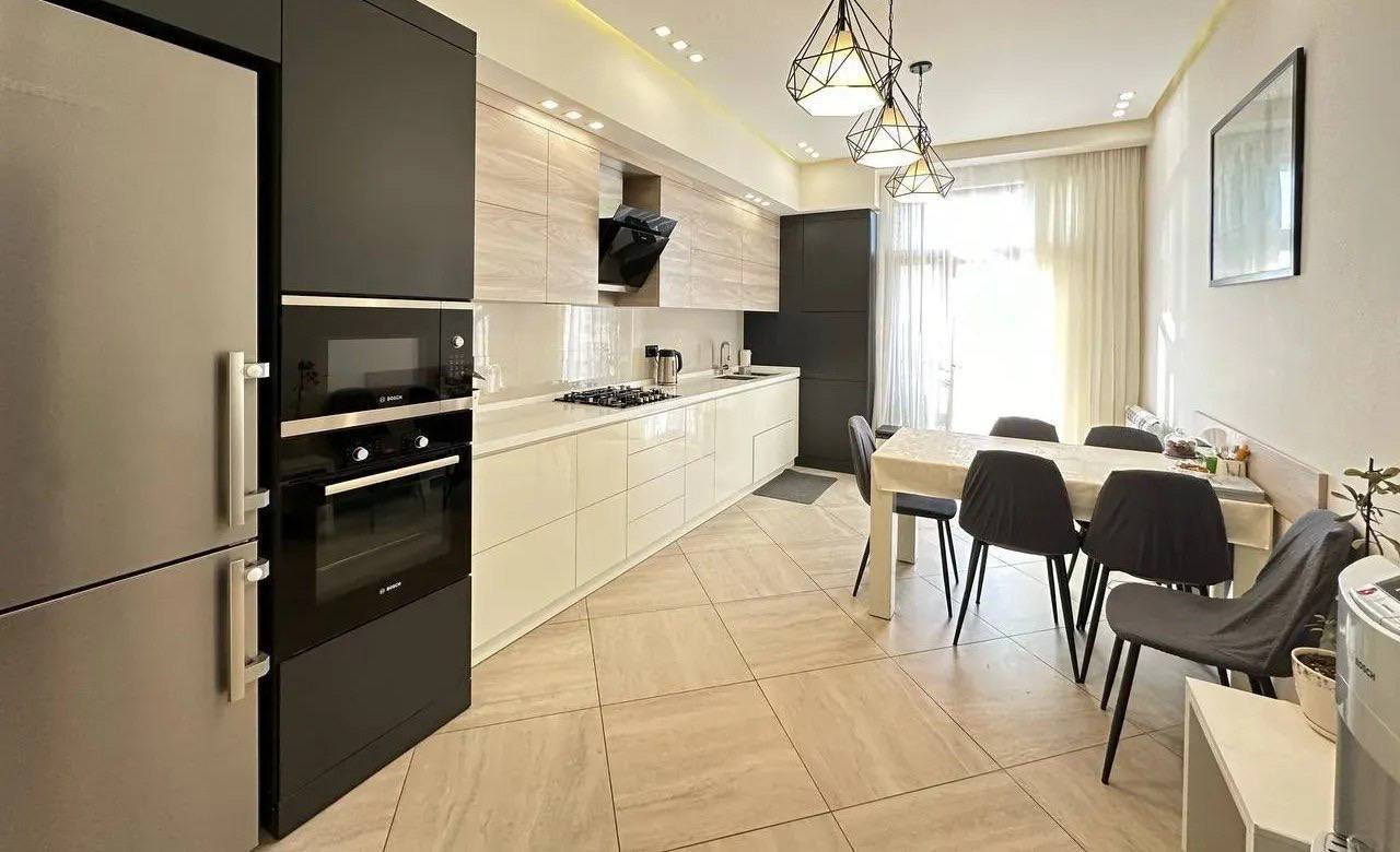 4-Room Apartment in a New Development photo 3 of 8