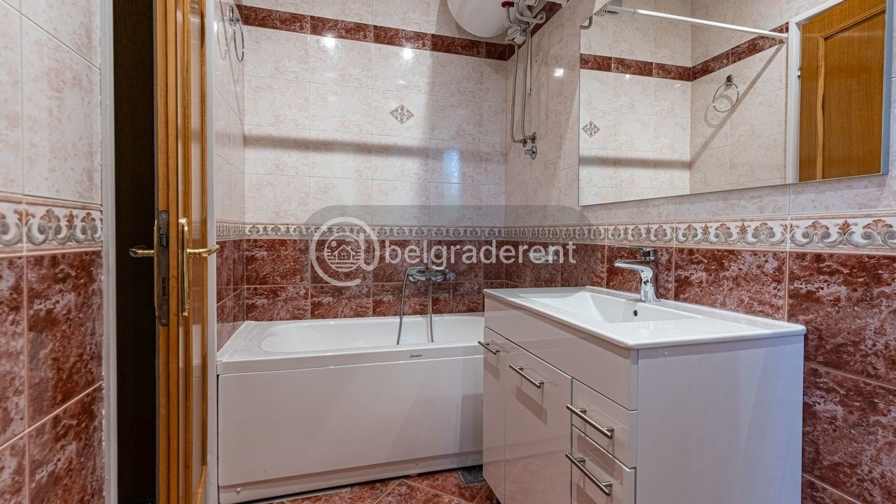 3-Room Apartment in Stari Grad photo 8 of 8