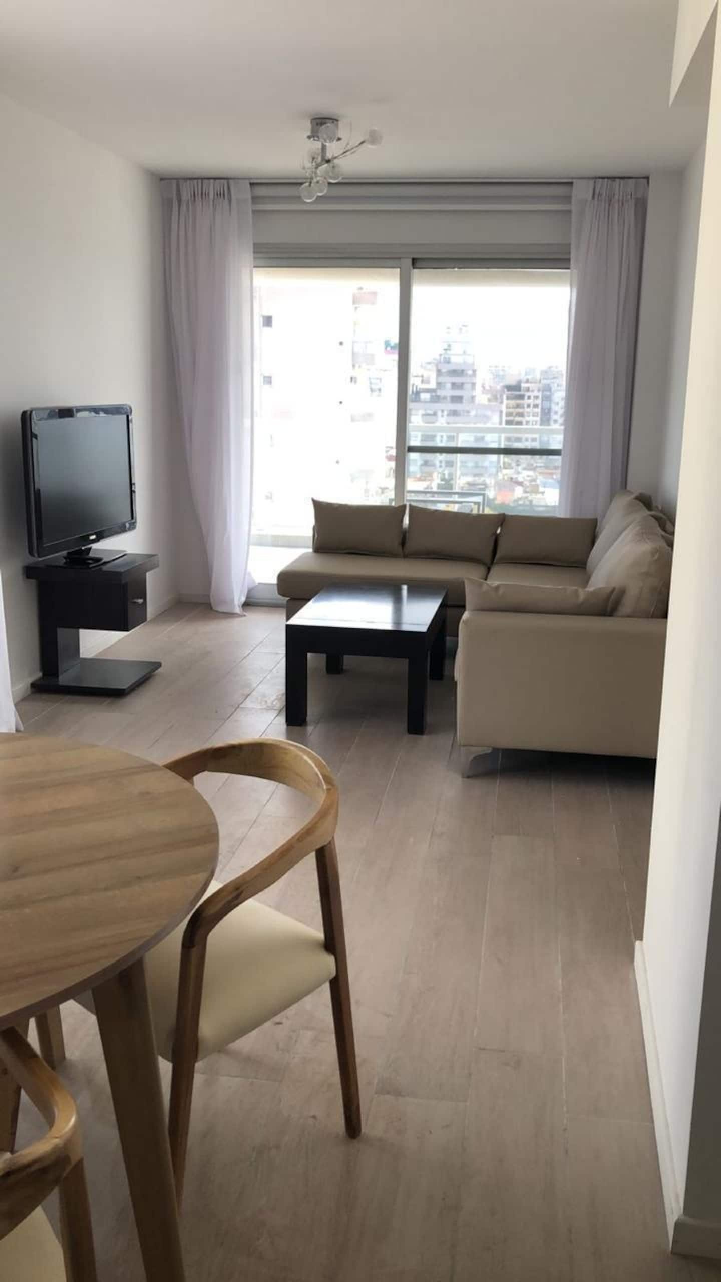 Two-Bedroom Apartment in Almagro photo 1 of 8