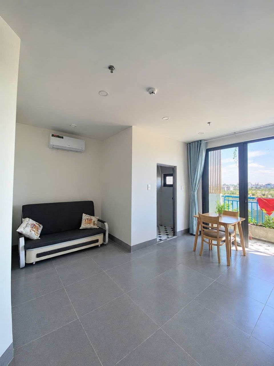 Furnished 1-Bedroom Apartment in Ngu Hanh Son photo 2 of 8