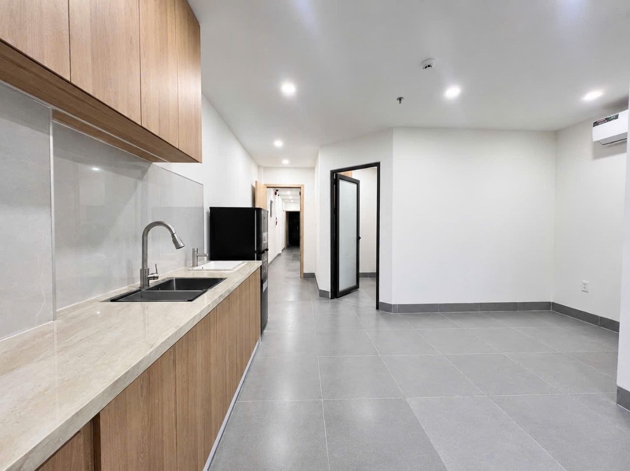 Furnished 1-Bedroom Apartment in Ngu Hanh Son photo 4 of 8