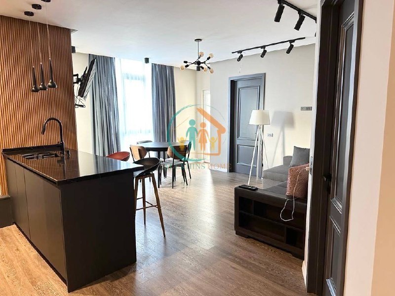 Sea-Adjacent 2-Bedroom Apartment in Batumi photo 1 of 6
