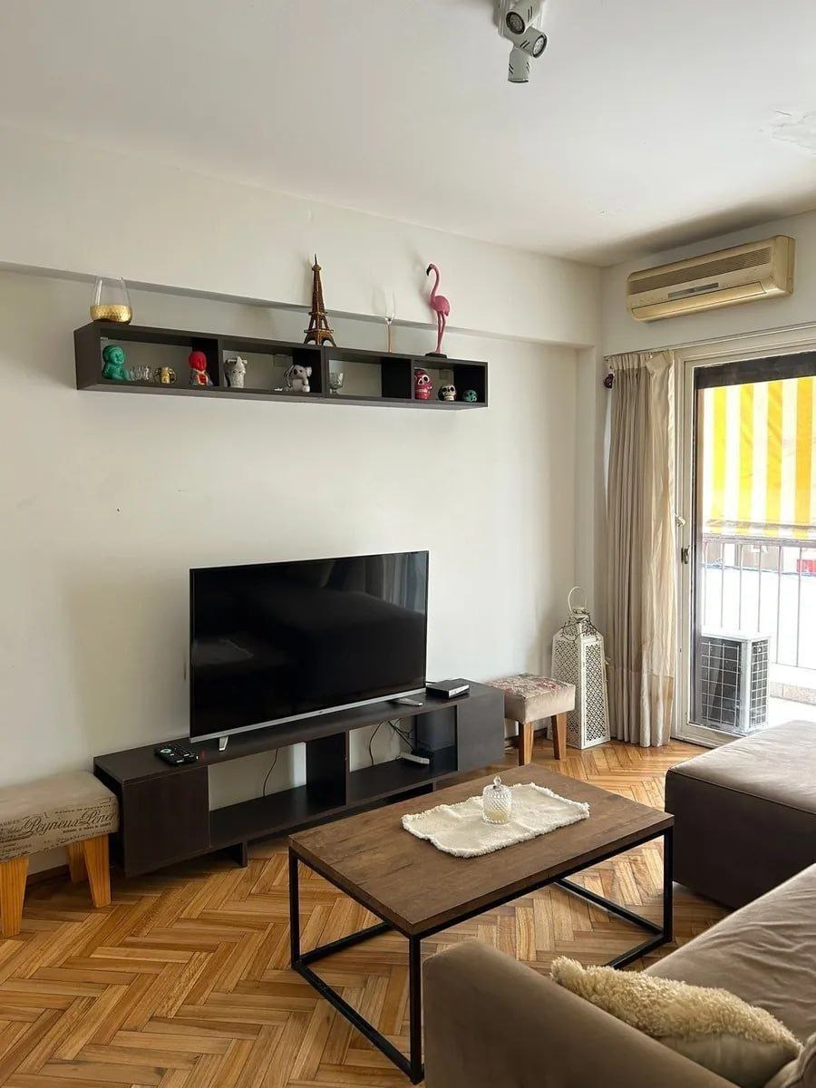 Two-Bedroom Apartment with Balcony in Recoleta photo 2 of 8