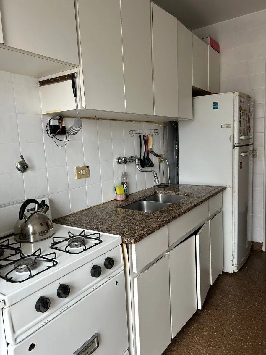 Two-Bedroom Apartment with Balcony in Recoleta photo 7 of 8