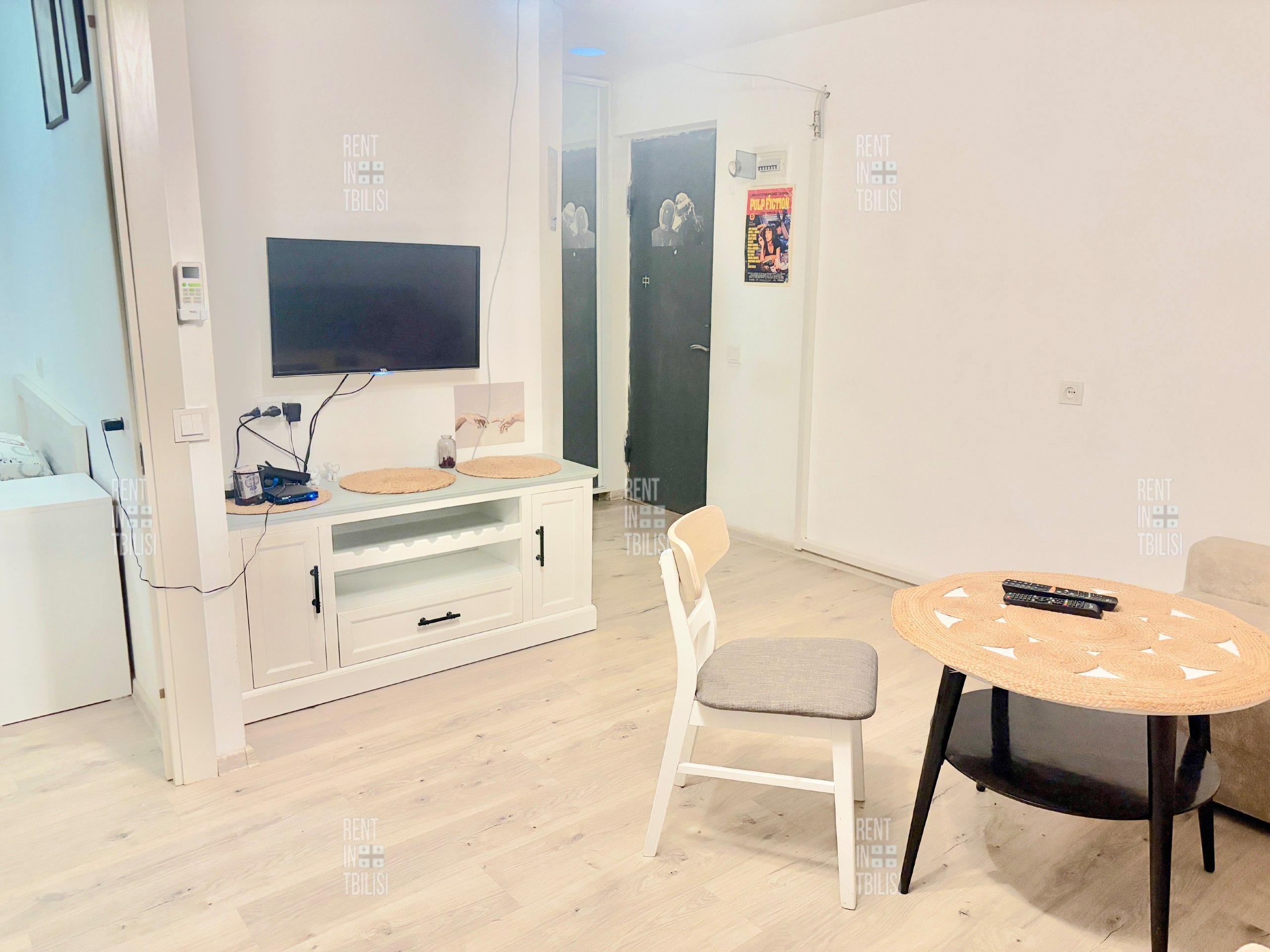 Cozy One-Bedroom Apartment Near Metro photo 6 of 8