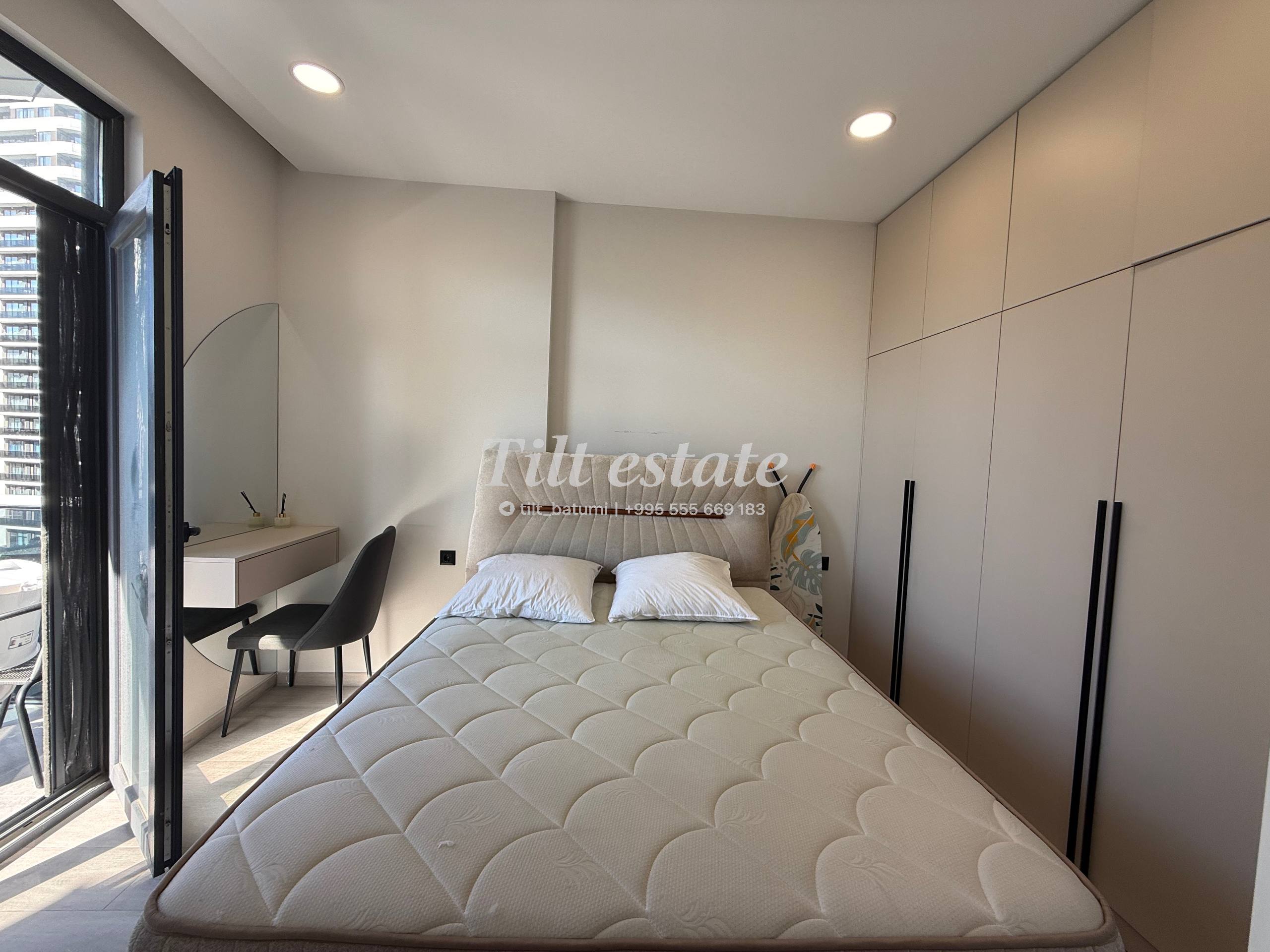 New 1-Bedroom Apartment with Sea View photo 4 of 6