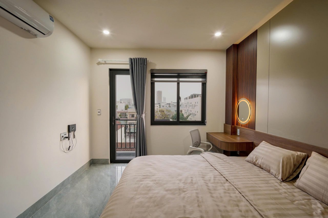 Modern 1-Bedroom Apartment Near My Khe Beach photo 2 of 8