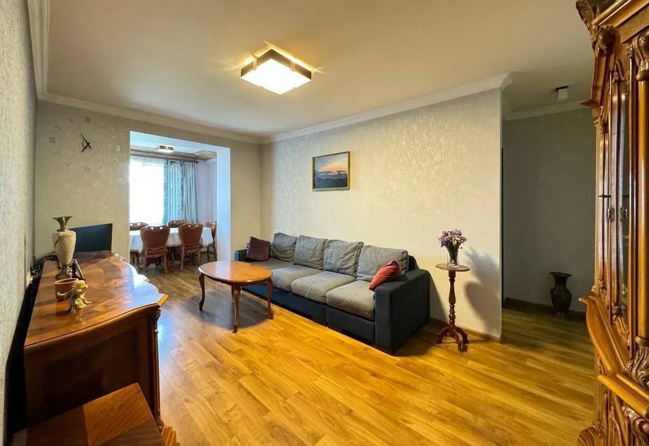 Furnished 3-Room Apartment in Kanaker-Zeytun photo 1 of 8