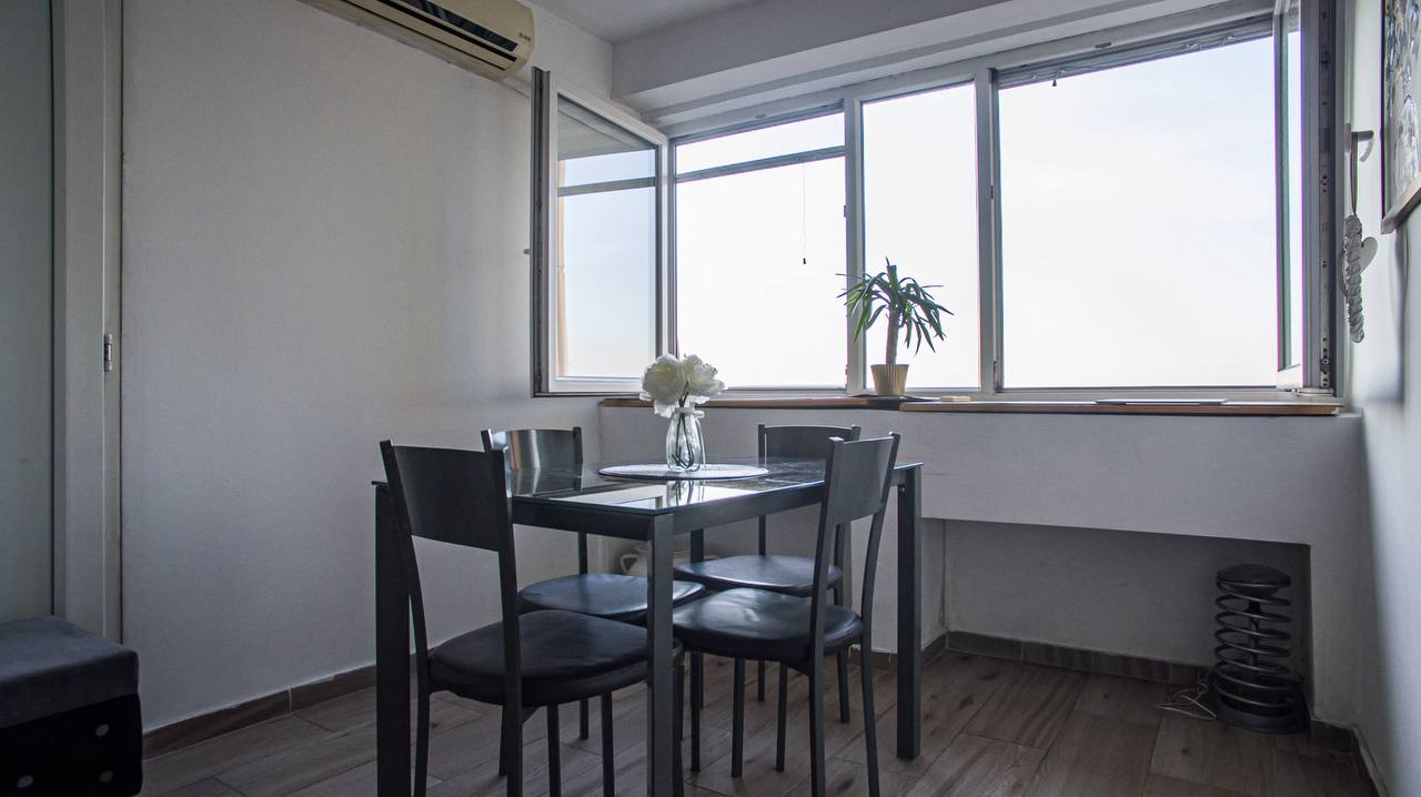 Two-Bedroom Apartment on Bulevar Despota Stefana photo 2 of 6