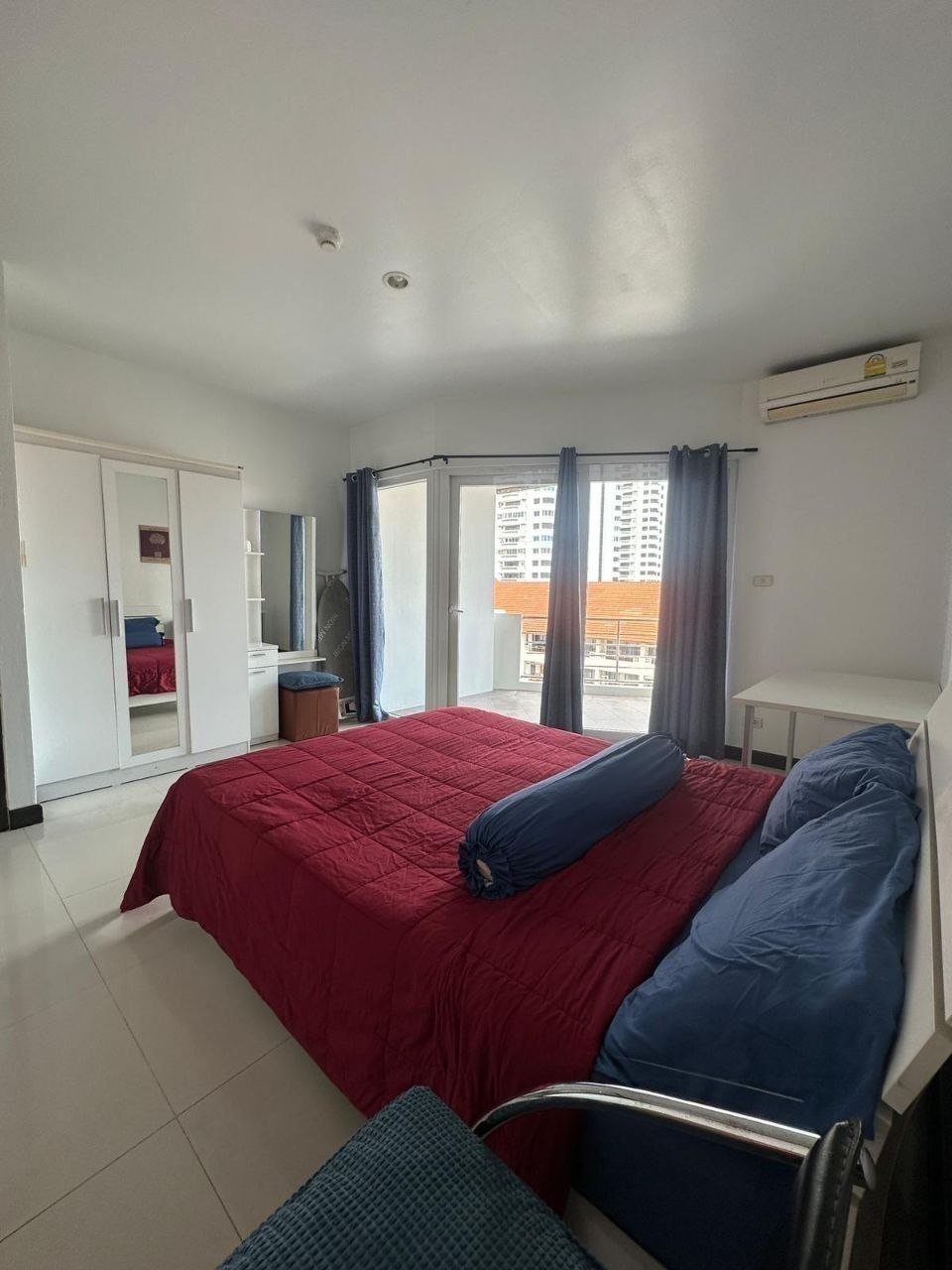 2-Bedroom Apartment at Jomtien Plaza Residence photo 4 of 7