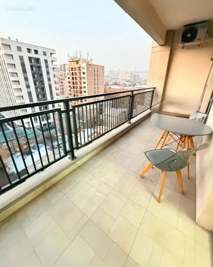 3-Room Apartment in Kentron photo 5 of 8