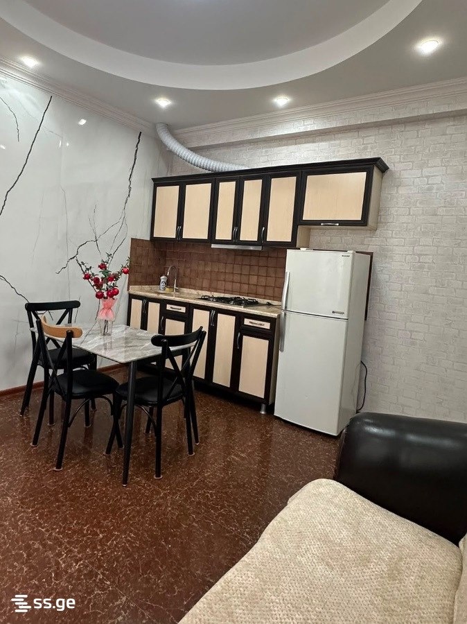 2-комнатная квартира в Батуми photo 8 of 8