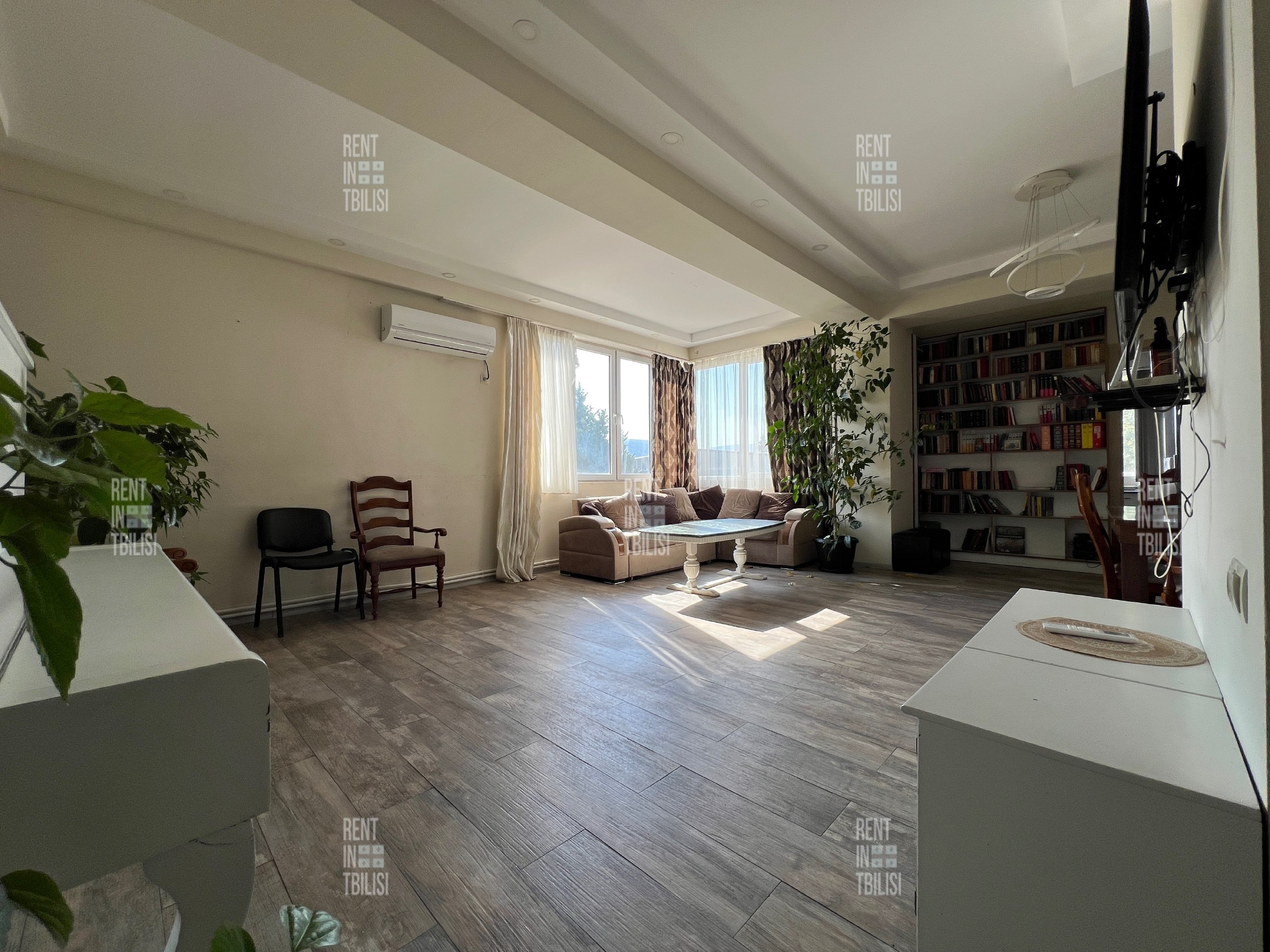 4-Bedroom Apartment for Rent in Varketili photo 5 of 8