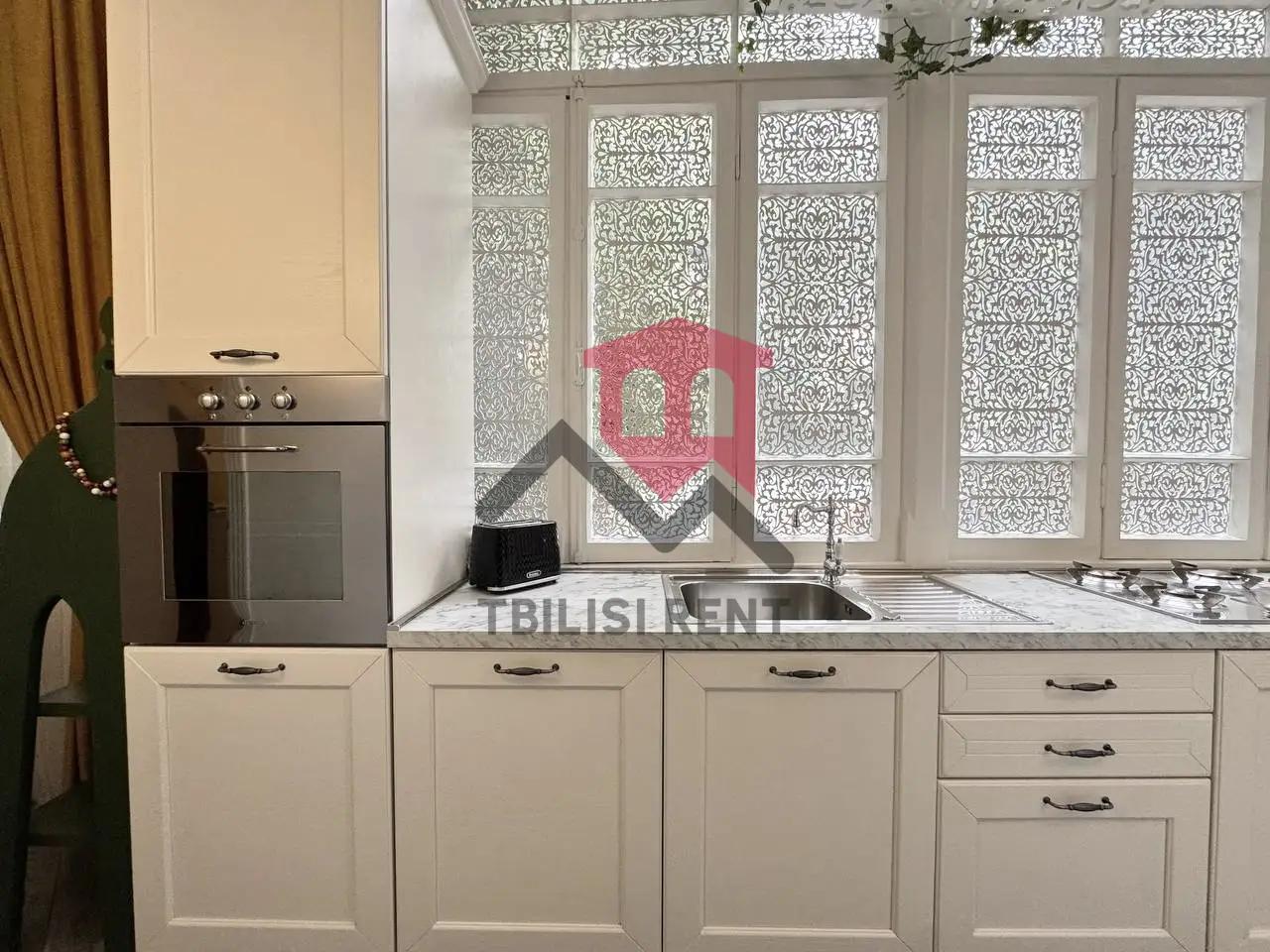 Bright Renovated 2-Bedroom Apartment in Sololaki photo 4 of 8