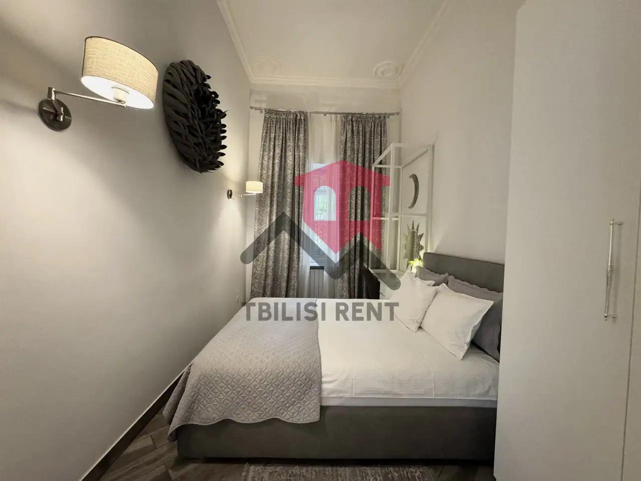 Bright Renovated 2-Bedroom Apartment in Sololaki photo 6 of 8
