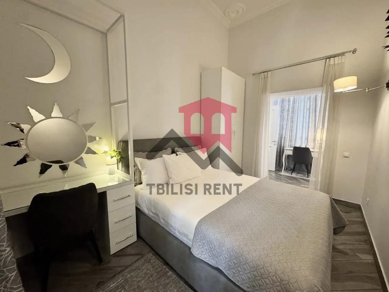 Bright Renovated 2-Bedroom Apartment in Sololaki photo 7 of 8