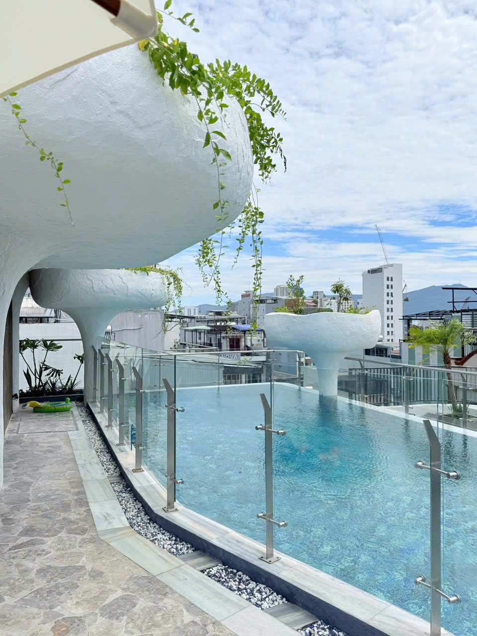 1-Bedroom Apartment with Pool and Gym in Khue My photo 1 of 8
