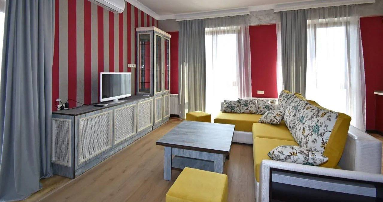 Furnished 3-Room Apartment in Kentron photo 1 of 5