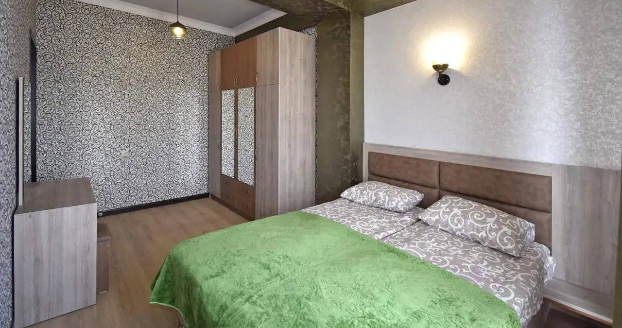 Furnished 3-Room Apartment in Kentron photo 2 of 5