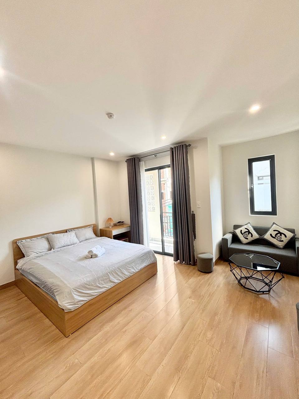 1-Bedroom Apartment in Son Tra photo 2 of 8