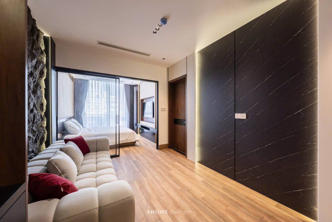 Luxury 1-Bedroom Apartment with Pool near My Khe Beach photo 1 of 5