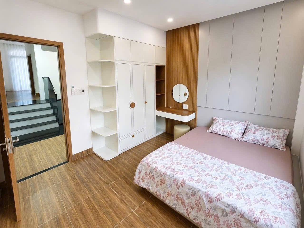 3-Floor House with 4 Bedrooms in Da Nang photo 6 of 8