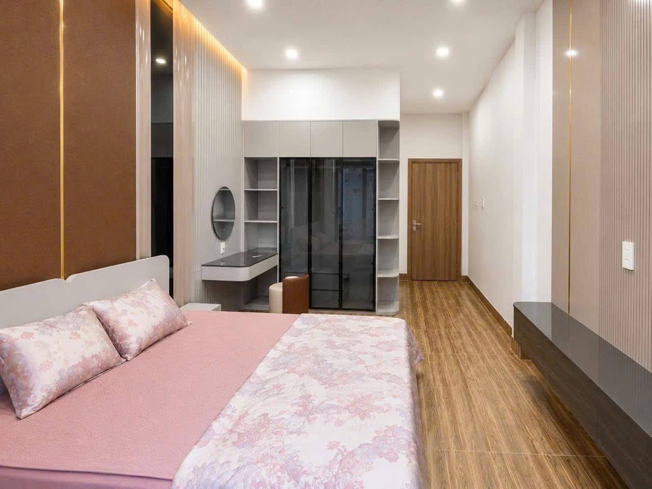 3-Floor House with 4 Bedrooms in Da Nang photo 7 of 8
