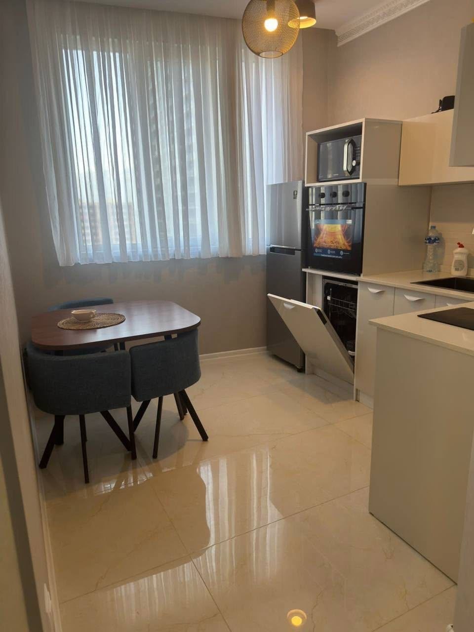 1-Bedroom Apartment Near Metro City Park photo 2 of 8