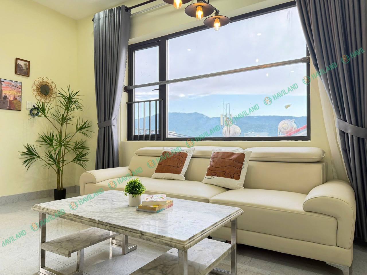 Spacious Pet-Friendly 1-Bedroom Apartment photo 1 of 8