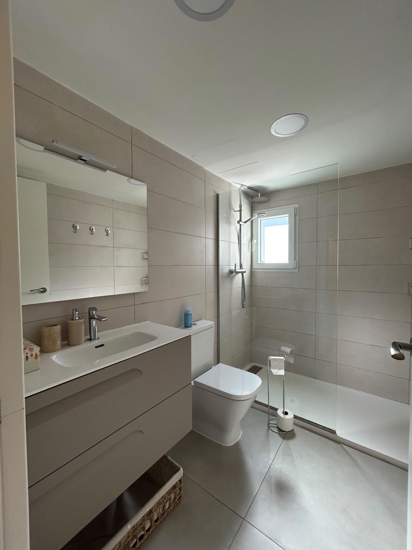 2-Bedroom Apartment for Rent in L'Eixample photo 8 of 8