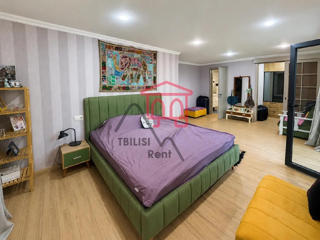 Spacious Three-Story House with Pool in Tskneti photo 5 of 8