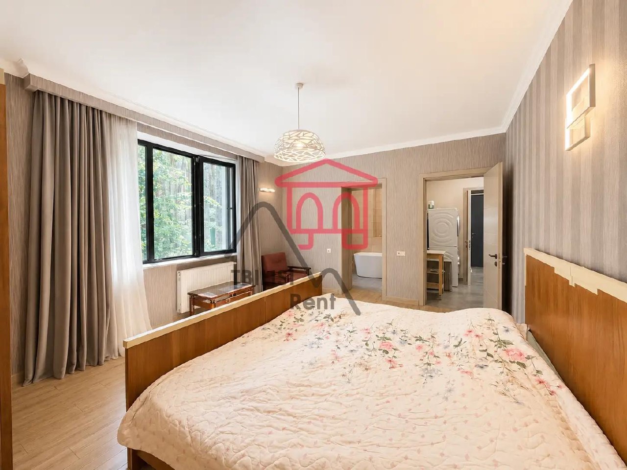 Spacious Three-Story House with Pool in Tskneti photo 7 of 8