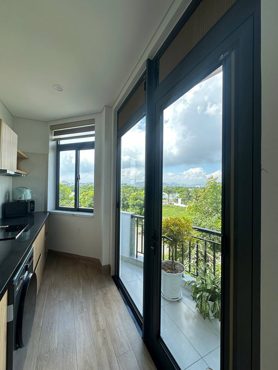 High-End 1-Bedroom Apartment in Nam Viet A photo 7 of 8