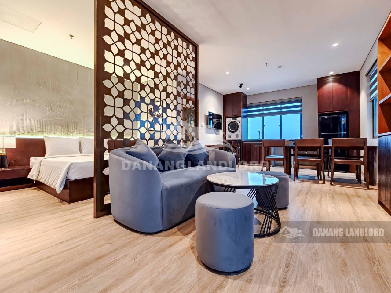 Spacious Studio Apartment with Balcony Near the River photo 1 of 8