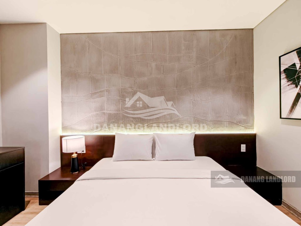 Spacious Studio Apartment with Balcony Near the River photo 8 of 8