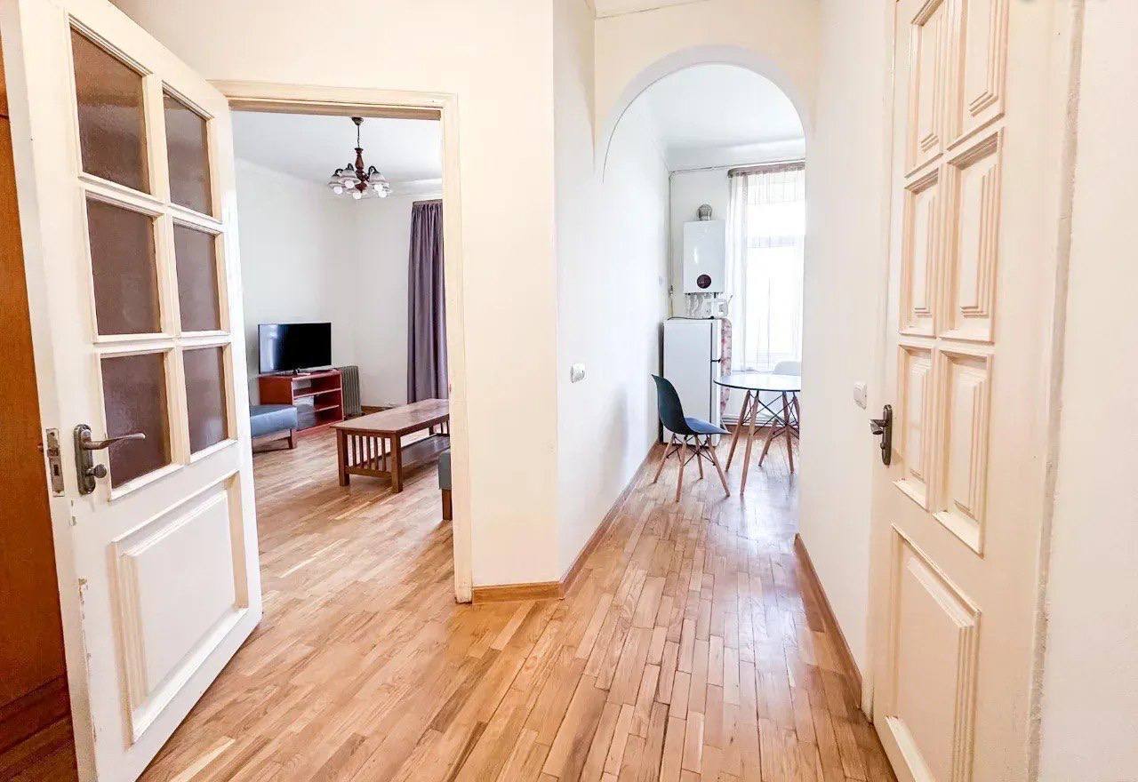 Furnished One-Bedroom Apartment in Arabkir photo 4 of 8