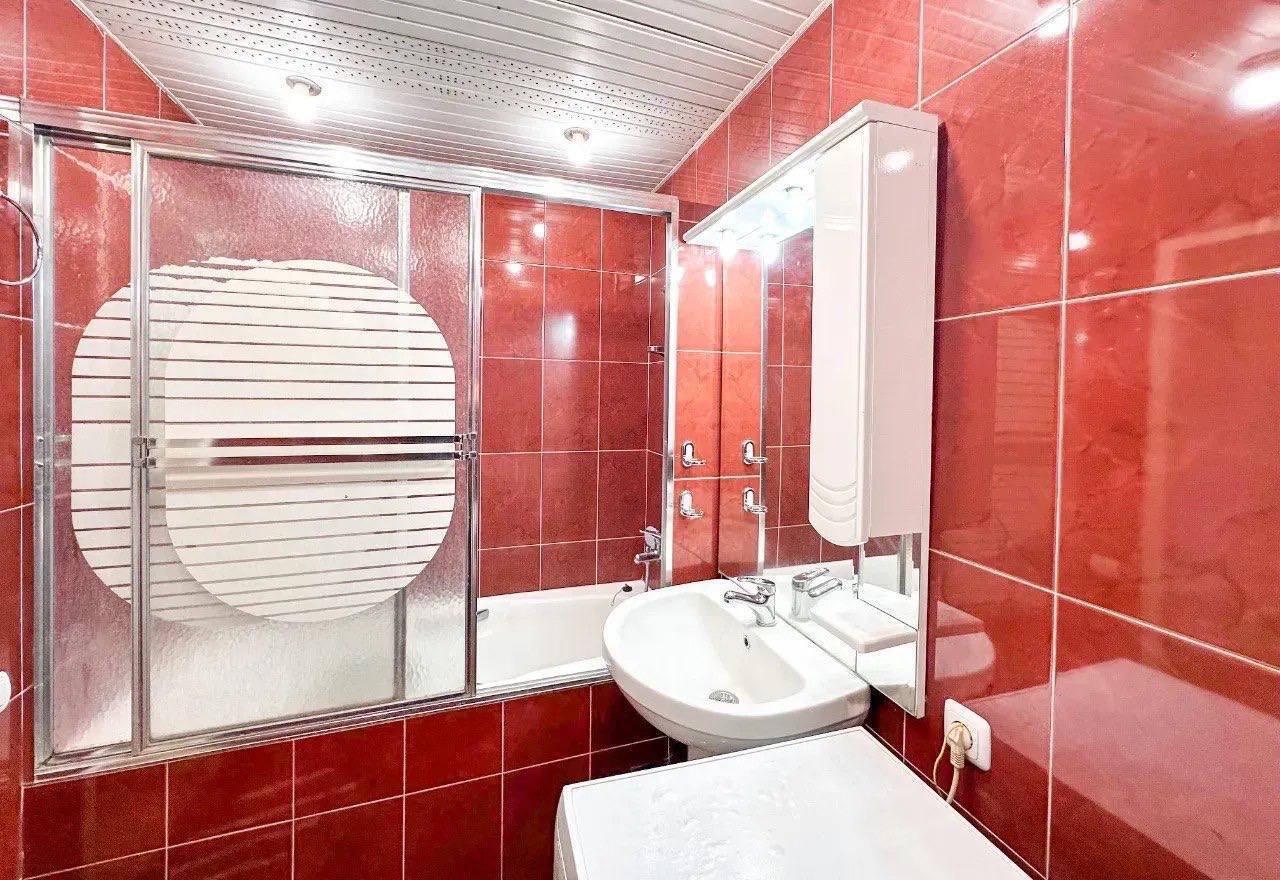 Furnished One-Bedroom Apartment in Arabkir photo 7 of 8