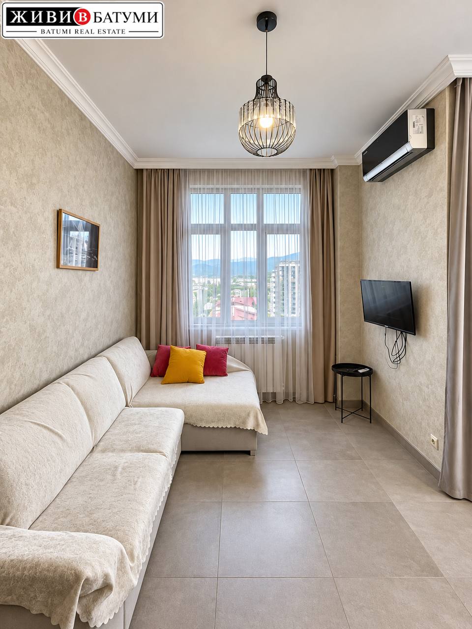 Sunny 1-Bedroom Apartment in Batumi photo 2 of 8