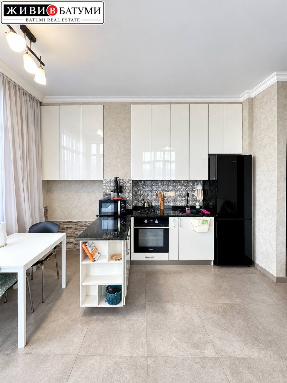 Sunny 1-Bedroom Apartment in Batumi photo 3 of 8